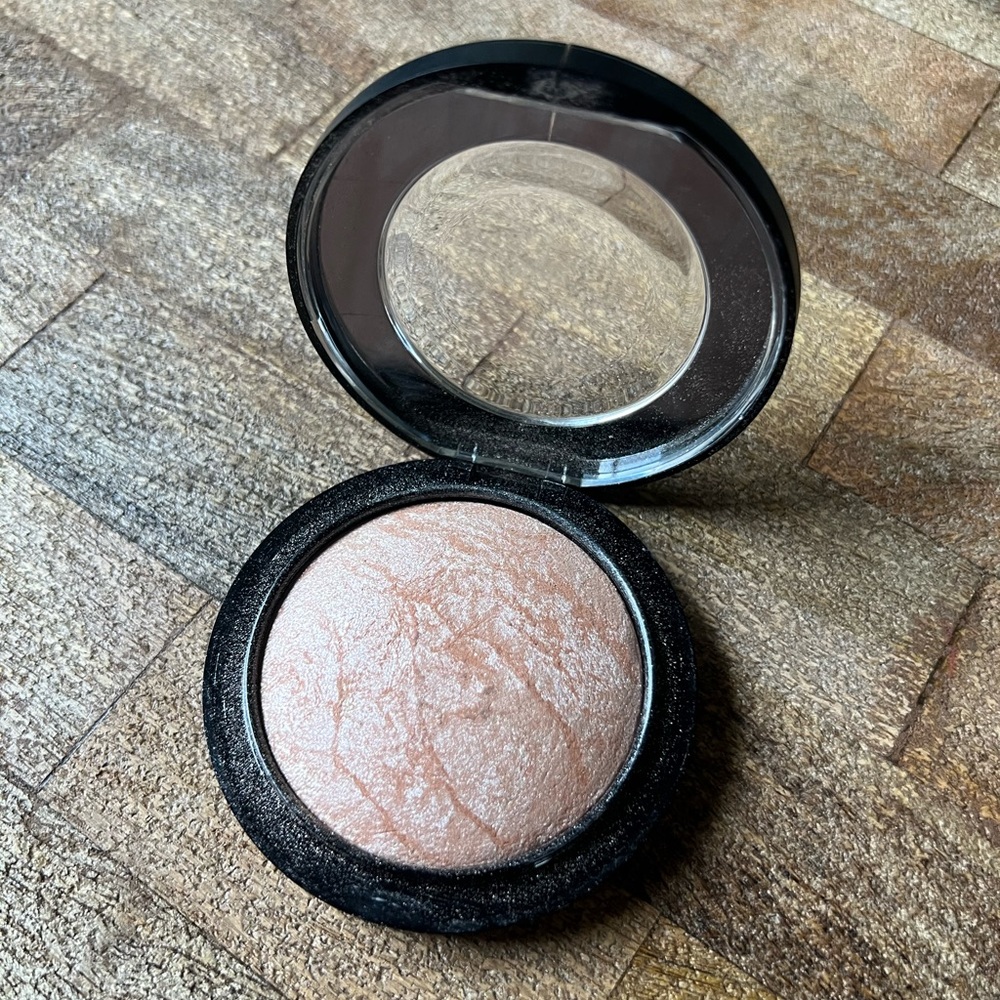 MAC soft n gentle